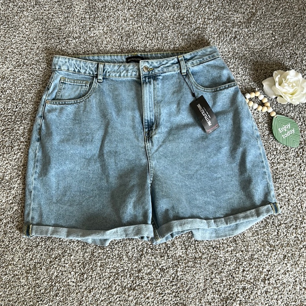PrettyLittleThing Washed Light Blue High-Waist Rolled Denim Shorts